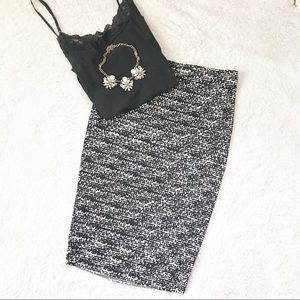 🌹Vince Camuto Black and White Midi Skirt